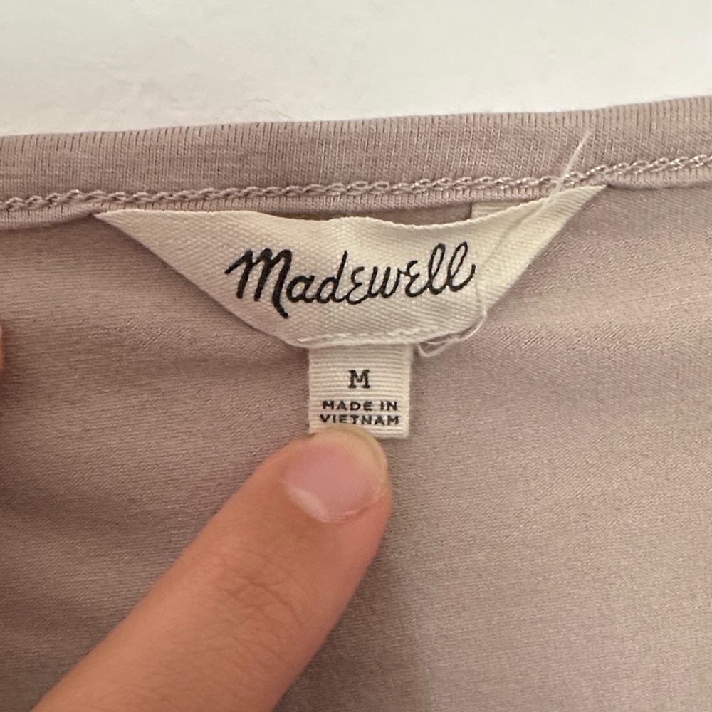 [Madewell] Long Sleeve V-Neck Bodysuit - Picture 2 of 5